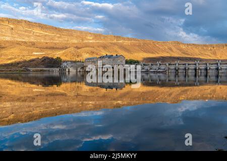 Wunderschöne Aussicht auf den Swan Falls Dam am Snake River in Idaho Stockfoto