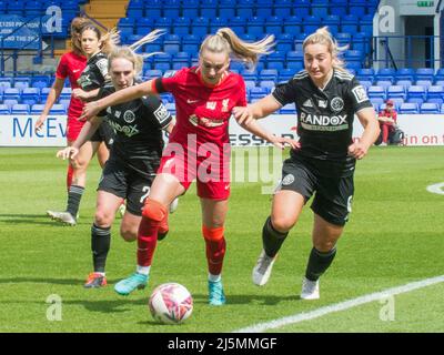 Birkenhead, Großbritannien. 24. April 2022. Action während des Fußballspiels der Womens Championship zwischen Liverpool und Sheffield United im Prenton Park in Birkenhead, England. Terry Scott/SPP Quelle: SPP Sport Press Photo. /Alamy Live News Stockfoto