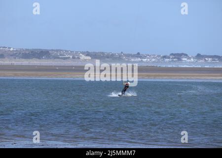 Irland Kitte Surfing sutton Beach Stockfoto