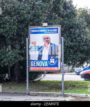 Ein Wahlplakat für Agostino Genova ein Kandidat für die stadtratswahlen 2022 in Palermo, Sizilien, Italien. Stockfoto