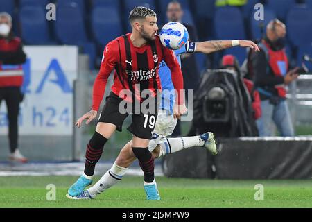 24.. April 2022; Stadio Olimpico, Rom, Italien: Serie A Football, SS Lazio gegen AC Mailand; Theo Hernandez vom AC Mailand Stockfoto