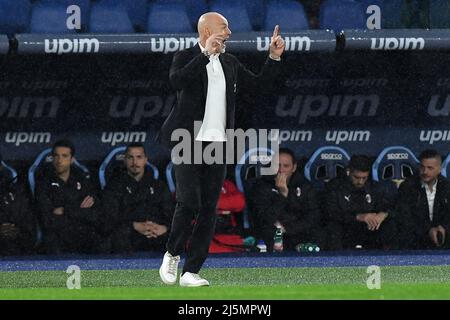 24.. April 2022; Stadio Olimpico, Rom, Italien: Serie A Fußball, SS Lazio gegen AC Mailand; Mailand-Trainer Stefano Pioli Stockfoto