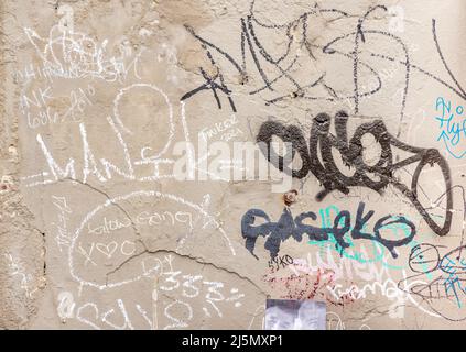 Graffiti auf eine Betonwand Stockfoto