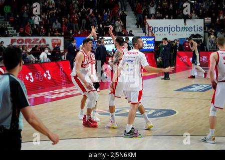 Enerxenia Arena, Varese, Italien, 24. April 2022, Pallacanestro Varese in Auszeit während Openjobmetis Varese vs Fortitudo Bologna - Italienische Basketball A Serie Championship Stockfoto