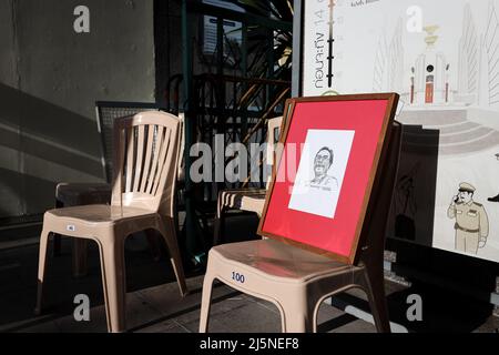 April 24, 2022, Bangkok, Thailand: People of October 1976 and the Wanlayangkoon family Organized a memorial service and remembrance of Wat Wanlayangkoon at the October 14 Memorial after his death on March 21, 2022 in Paris, France. without returning to Thailand due to political asylum following the coup by General Prayut Chan-o-cha and was charged with lese majeste (Criminal Law Section 112), in which he was one of the survivors of the October 6, 1976 massacre at Thammasat University and Escaping the political dangers into the forest to join the Communist Party of Thailand under the name Comra Stockfoto