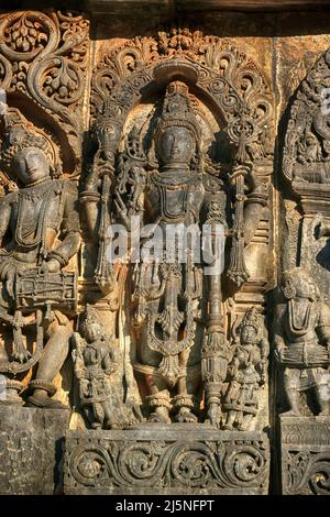 21. Dezember 2021, Halebidu, Karnataka, Indien, Hoysaleswara Tempel Skulptur Arbeit, 12.-Jahrhundert Hindu-Tempel Shiva gewidmet. Stockfoto