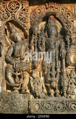 21. Dezember 2021, Halebidu, Karnataka, Indien, Hoysaleswara Tempel Skulptur Arbeit, 12.-Jahrhundert Hindu-Tempel Shiva gewidmet. Stockfoto