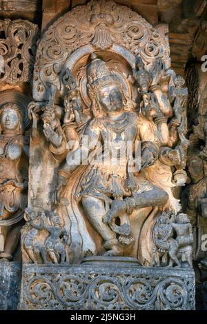 21. Dezember 2021, Halebidu, Karnataka, Indien, Hoysaleswara Tempel Skulptur Arbeit, 12.-Jahrhundert Hindu-Tempel Shiva gewidmet. Stockfoto