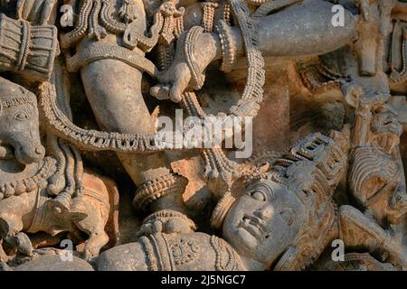 21. Dezember 2021, Halebidu, Karnataka, Indien, Hoysaleswara Tempel Skulptur Arbeit, 12.-Jahrhundert Hindu-Tempel Shiva gewidmet. Stockfoto