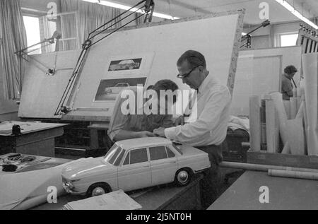 Fotoreportage aus dem BMW Automobilwerk in München: [Maschinelle Übersetzung] Stockfoto