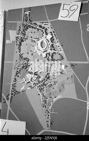 Treffen und Pressekonferenz der Jury zur Entscheidung über den Architekturwettbewerb für die Münchner Olympiagebäude in Halle 1 des Ausstellungsparks: Plan des Wettbewerbseintrags Nr. 59. [Automatisierte Übersetzung] Stockfoto