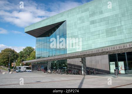 Kiasma ist ein Museum für zeitgenössische Kunst an der Mannerheimintie in Helsinki, Finnland. Stockfoto