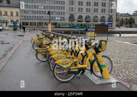 Alepa Fillari; Ride Share City Bikes der Helsinki Transit Authority zur Miete vor der Alten Markthalle, Helsinki, Finnland. Stockfoto