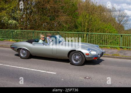 1974 70s 70er Jahre silbernes britisches Jaguar E-Type 5343cc Benzin-Cabriolet Stockfoto