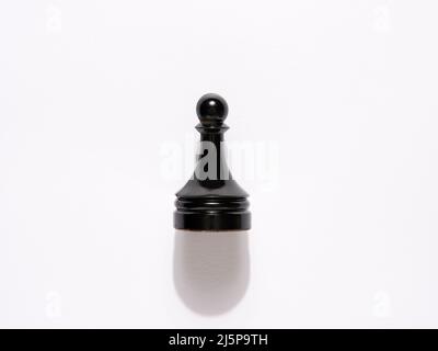 Schachfigur auf weißem Hintergrund. Stockfoto