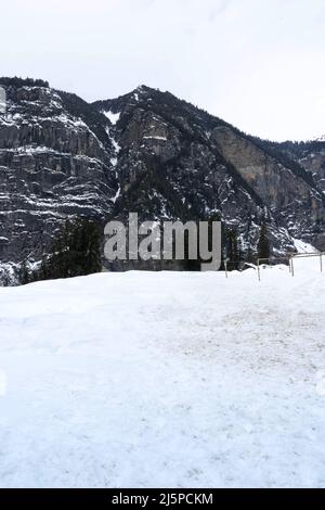 Der Rohtang Pass liegt in Himachal Pradesh, und diese Straße ist ein Tor zu Lahaul Spiti, Pangi und Leh Valley. 18-02-2022 himachal, indien Stockfoto