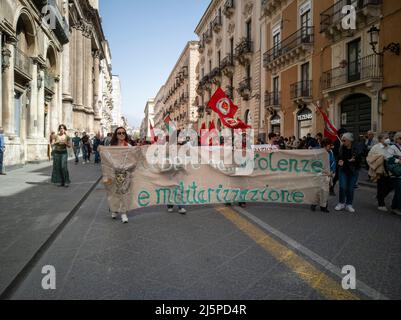 25 Aprile 2022, Festa della liberazione, corteo a Catania in via Etnea Stockfoto