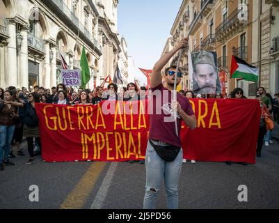 25 Aprile 2022, Festa della liberazione, corteo a Catania in via Etnea Stockfoto