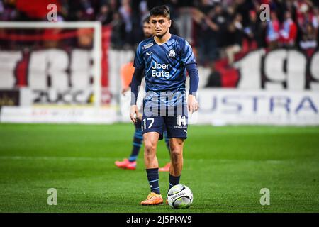 Reims, Frankreich, Frankreich. 24. April 2022. Cengiz UNDER von Marseille während des Ligue 1-Spiels zwischen Stade Reims und Olympique de Marseille (OM) im Auguste Delaune-Stadion am 24. April 2022 in Reims, Frankreich. (Bild: © Matthieu Mirville/ZUMA Press Wire) Stockfoto