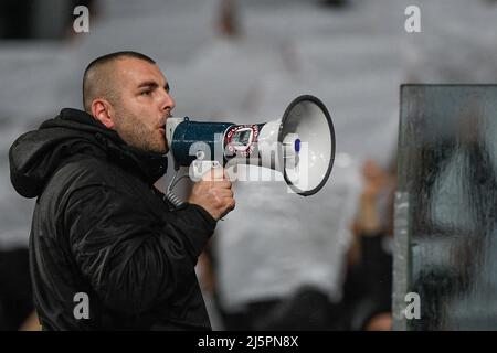 Rom, Italien. 24. April 2022. Mailands Fans während des Fußballspiels Serie A, Stadio Olimpico, Lazio gegen Mailand, 24. April 2022 (Foto von AllShotLive/Sipa USA) Credit: SIPA USA/Alamy Live News Stockfoto