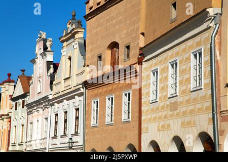 Blick von Telc oder Teltsch Stadtplatz mit Renaissance und barocken bunten Häusern, UNESCO-Stadt in Tschechien, Mähren Stockfoto