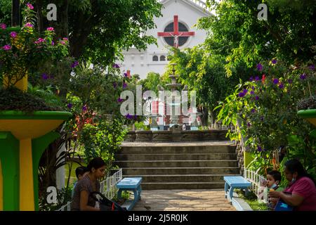 Juayua, El Salvador - 29. Januar 2022: Kirche in Juayua, El Salvador, bekannt für ihren Schwarzen Christus Stockfoto