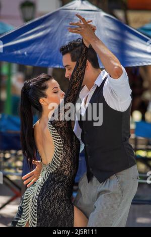 ARGENTINIEN Buenos Aires Tango-Tänzer auf der Plaza Dorrego San Telmo Stockfoto