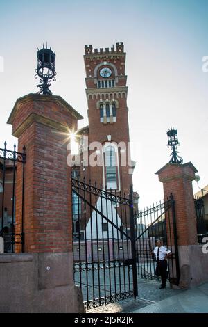 Argentinien, Buenos Aires, Usina de Arte Museum mit moderner Kunst in La Boca. Stockfoto