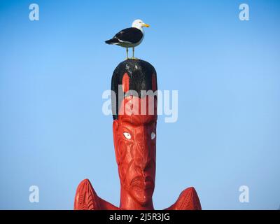 Traditionelle maori-Statuen im Waitangi-Gebiet bei Paihia auf der Nordinsel Neuseelands Stockfoto