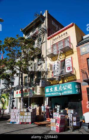 USA, San Francisco - die Chinatown in San Francisco, Kalifornien, ist die älteste Chinatown in Nordamerika und die größte chinesische Enklave außerhalb von Asi Stockfoto
