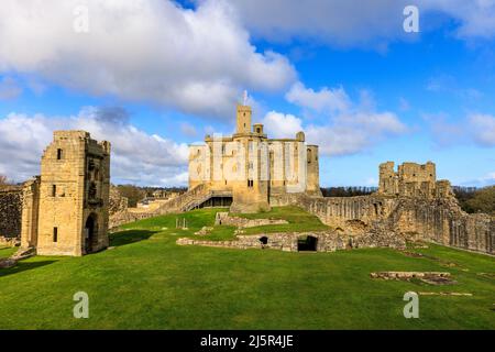 Der Löwenturm und das Schloss Warkworth, Northumberland, England Stockfoto