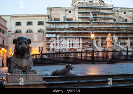 Palermo, Italien 18/07/2012: Piazza Pretoria bekannt als Piazza della Vergogna. ©Andrea Sabbadini Stockfoto