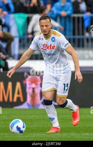 Empoli, Italien. 24. April 2022. Amir Rrahmani (Napoli) während Empoli FC vs SSC Napoli, italienische Fußballserie A Spiel in Empoli, Italien, April 24 2022 Quelle: Independent Photo Agency/Alamy Live News Stockfoto