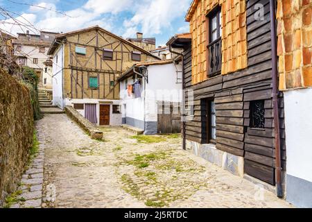 Set von alten und bunten Häusern im jüdischen Viertel von Hervas, Caceres. Stockfoto