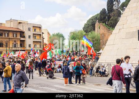 Rom, Italien - 25. April 2022 Demonstration zum italienischen Befreiungstag Stockfoto