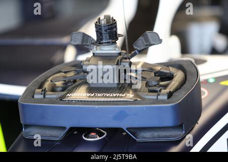 Imola, Italien. 24. April 2022. Scuderia AlphaTauri Lenkrad während der Formel 1 Rolex Emilia Romagna Grand Prix 2022, 4. Runde der FIA Formel 1 Weltmeisterschaft 2022 Rennen, Formel 1 Meisterschaft in Imola, Italien, April 24 2022 Quelle: Independent Photo Agency/Alamy Live News Stockfoto