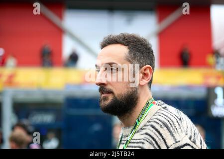 Enzo e Dino Ferrari Circuit, Imola, Italien, 24. April 2022, Marco Belinelli (ITA) Virtus Bologna Basketballspieler, auf dem Grid vor dem Rennen während Stockfoto