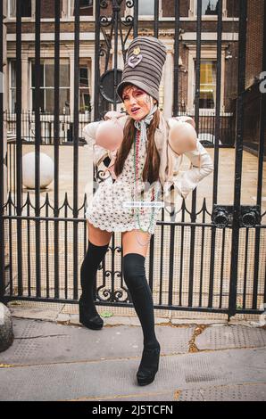 Models von Pierre Garroudi, während seines London Flash Mob Walk Stockfoto