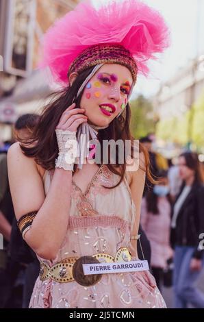 Models von Pierre Garroudi, während seines London Flash Mob Walk Stockfoto