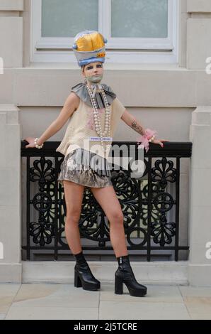 Models von Pierre Garroudi, während seines London Flash Mob Walk Stockfoto