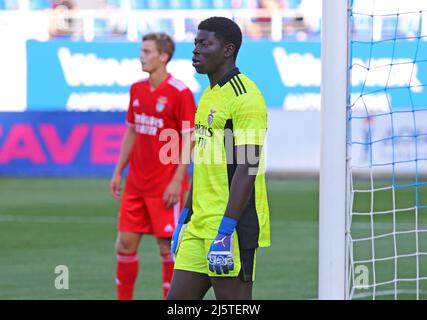 Kiew, Ukraine - 14. September 2021: Torwart Samuel Soares von Benfica U19 im Einsatz während des UEFA Youth League Spiels gegen den FC Dynamo Kiew U19 im Valeriy Lobanovskiy Stadion in Kiew Stockfoto