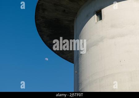 Telegraphenturm im Parco Colle Del Telegrafo, Pescara, Abruzzen, Italien, April 2022 Stockfoto