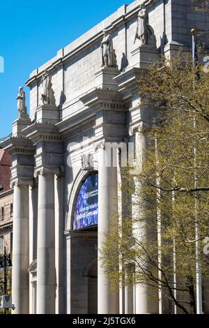 Eingang zum American Museum of Natural History nach Entfernung der Reiterstatue von Theodore Roosevelt, New York City, USA 2022 Stockfoto