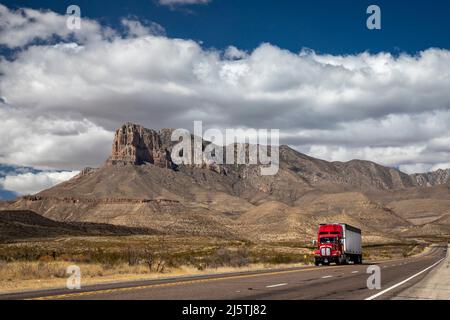 Pine Springs, Texas - El Capitan, eine 1.000 Meter lange Kalksteinklippe im Guadalupe Mountains National Park. Stockfoto