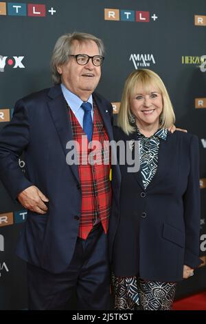 München. 25. April 2022. Helmut MARKWORT (Journalist) mit seiner Frau Patricia RIEKEL (Journalistin), Filmpremiere HERZOGPARK am 25.. April 2022 in München. Kredit: dpa/Alamy Live Nachrichten Stockfoto