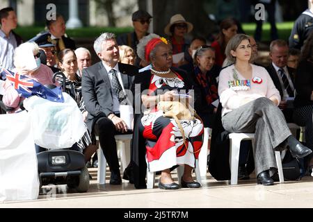 Sydney, Australien, 25. April 2022, der Gedenkgottesdienst ist ein religiöser Gottesdienst mit Gebeten, die von Kirchenführern und Befehlshabern der australischen Verteidigungskräfte gehalten werden, zusammen mit einer Ansprache des Gouverneurs von New South Wales während des ANZAC Day Gedenkgottesdienstes am 25. April 2022 in Sydney, Australien. Der United Drumhead Service wurde von Kadetten des Scots College eingeführt. Die Musik wird von den Scots College Pipes and Drums, der New South Wales Police Concert Band und dem Sydney Welsh Choir geboten. Stockfoto