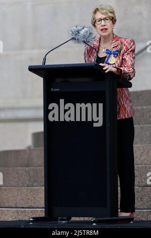 Sydney, Australien, 25. April 2022, der Gedenkgottesdienst ist ein religiöser Gottesdienst mit Gebeten, die von Kirchenführern und Befehlshabern der australischen Verteidigungskräfte gehalten werden, zusammen mit einer Ansprache des Gouverneurs von New South Wales während des ANZAC Day Gedenkgottesdienstes am 25. April 2022 in Sydney, Australien. Der United Drumhead Service wurde von Kadetten des Scots College eingeführt. Die Musik wird von den Scots College Pipes and Drums, der New South Wales Police Concert Band und dem Sydney Welsh Choir geboten. Stockfoto