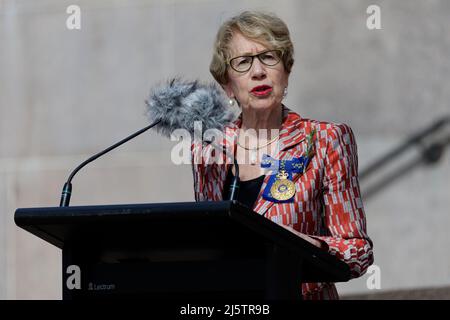 Sydney, Australien, 25. April 2022, der Gedenkgottesdienst ist ein religiöser Gottesdienst mit Gebeten, die von Kirchenführern und Befehlshabern der australischen Verteidigungskräfte gehalten werden, zusammen mit einer Ansprache des Gouverneurs von New South Wales während des ANZAC Day Gedenkgottesdienstes am 25. April 2022 in Sydney, Australien. Der United Drumhead Service wurde von Kadetten des Scots College eingeführt. Die Musik wird von den Scots College Pipes and Drums, der New South Wales Police Concert Band und dem Sydney Welsh Choir geboten. Stockfoto