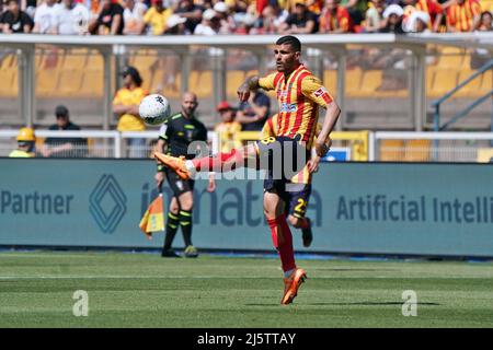 Lecce, Italien. 25. April 2022. Mario Gargiulo (US Lecce) während US Lecce vs AC Pisa, Italienisches Fußballspiel der Serie B in Lecce, Italien, April 25 2022 Quelle: Independent Photo Agency/Alamy Live News Stockfoto