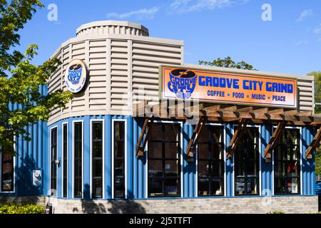 Seattle, WA, USA - 22. April 2022; Außenansicht des unabhängigen Cafés Groove City Grind in Seattle Stockfoto